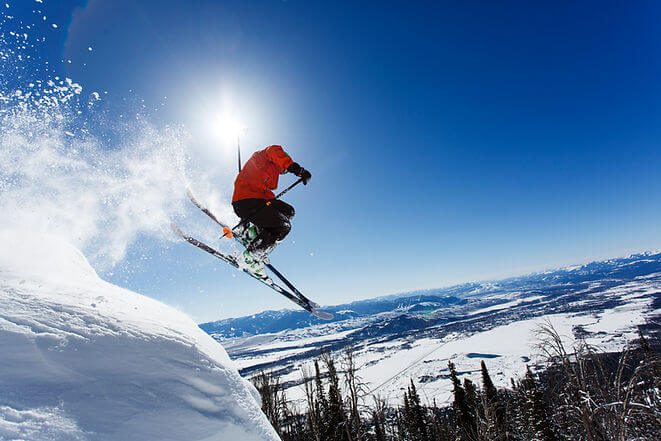 DOWNHILL SKIING AT SNOW KING MOUNTAIN